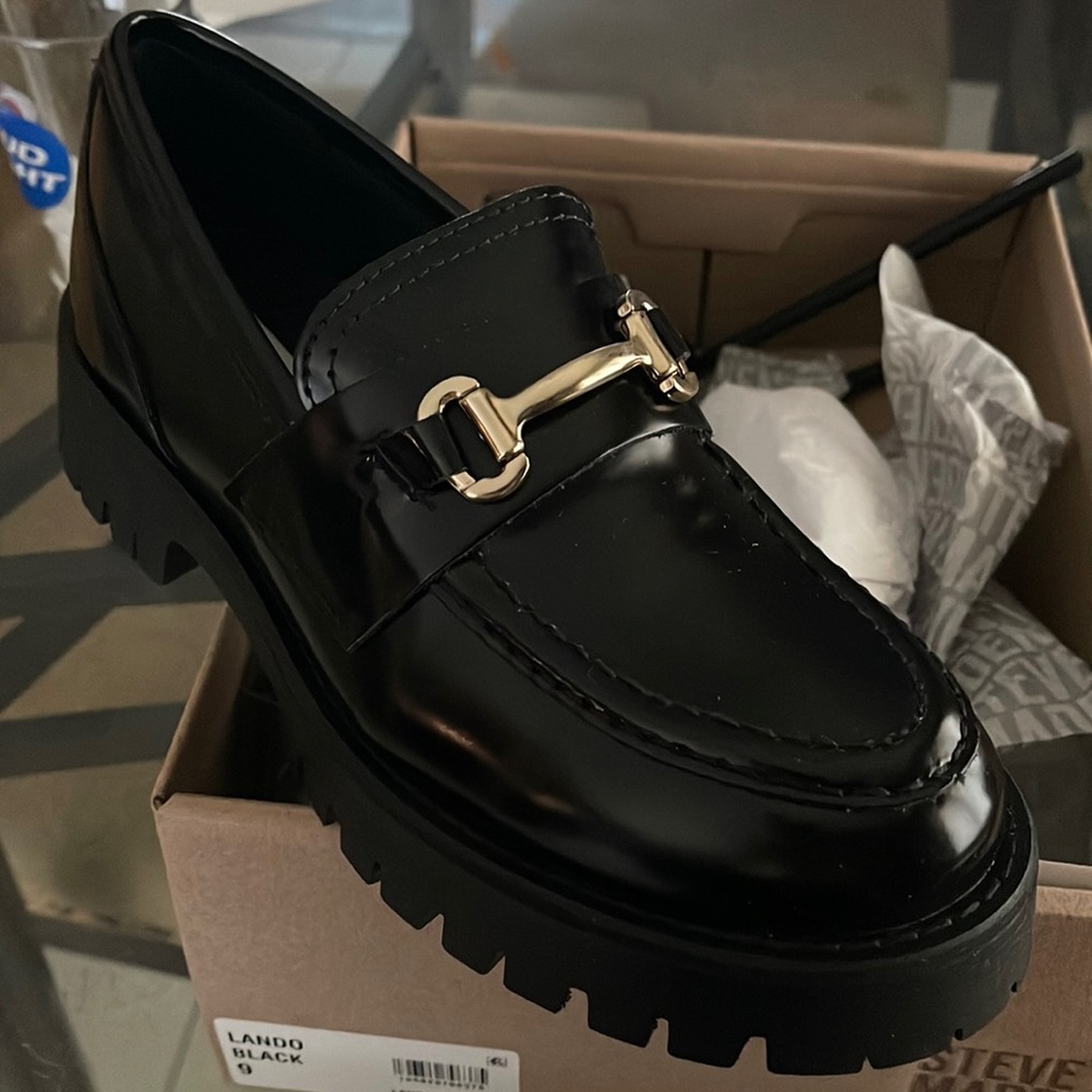 NEW IN BOX - Steve Madden Lando Loafers